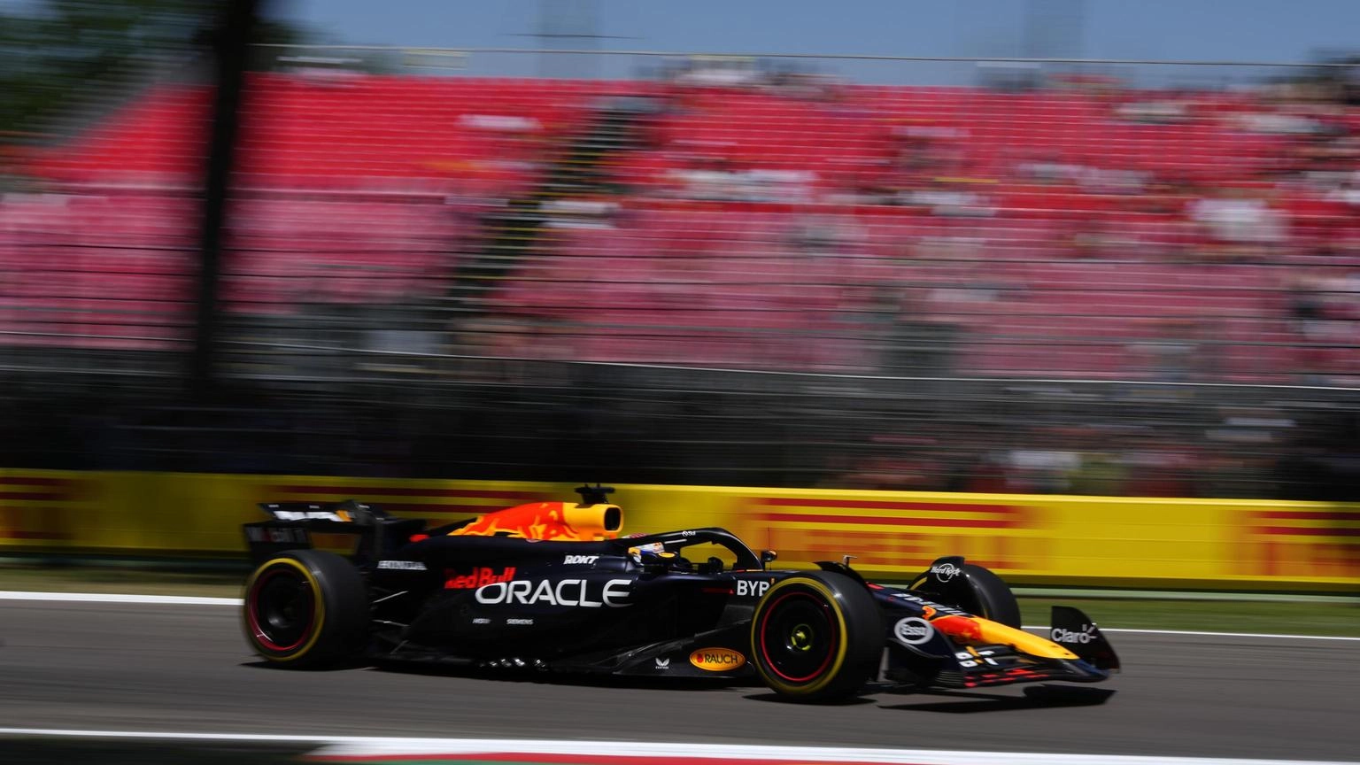 F1: Verstappen in pole a Imola, quarto Leclerc