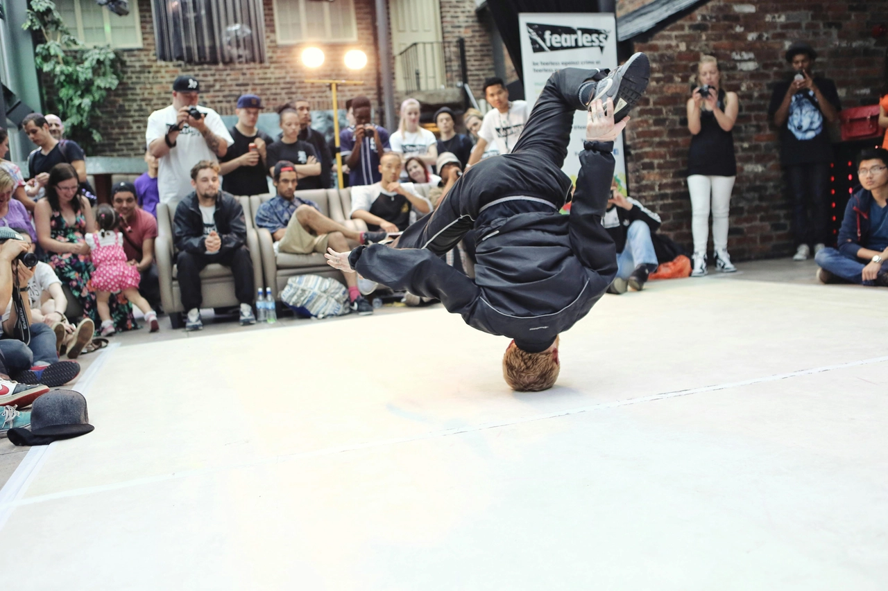 Un'esibizione di breakdance