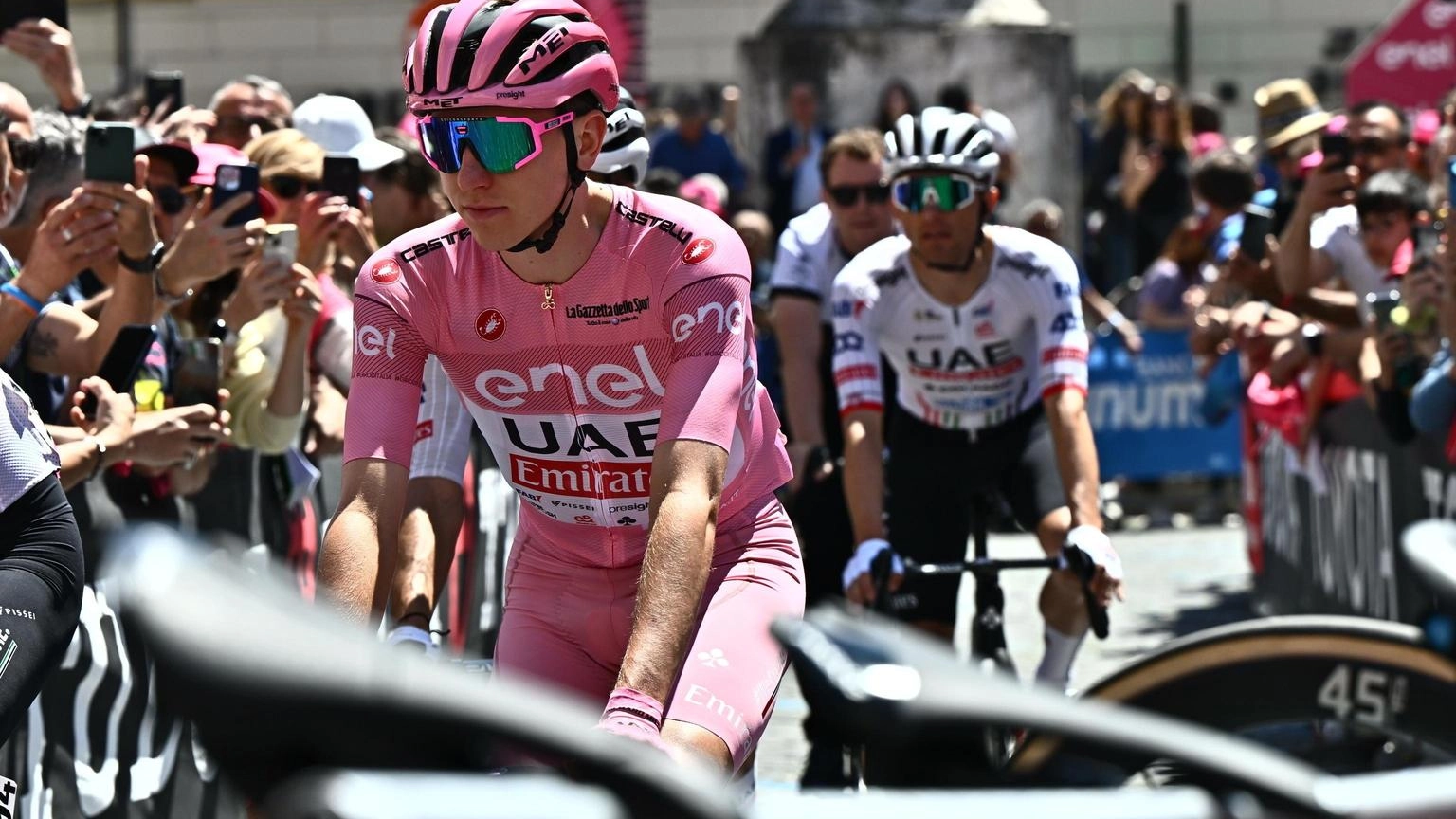 Giro: a Pogacar anche l'8/a tappa, sempre in maglia rosa