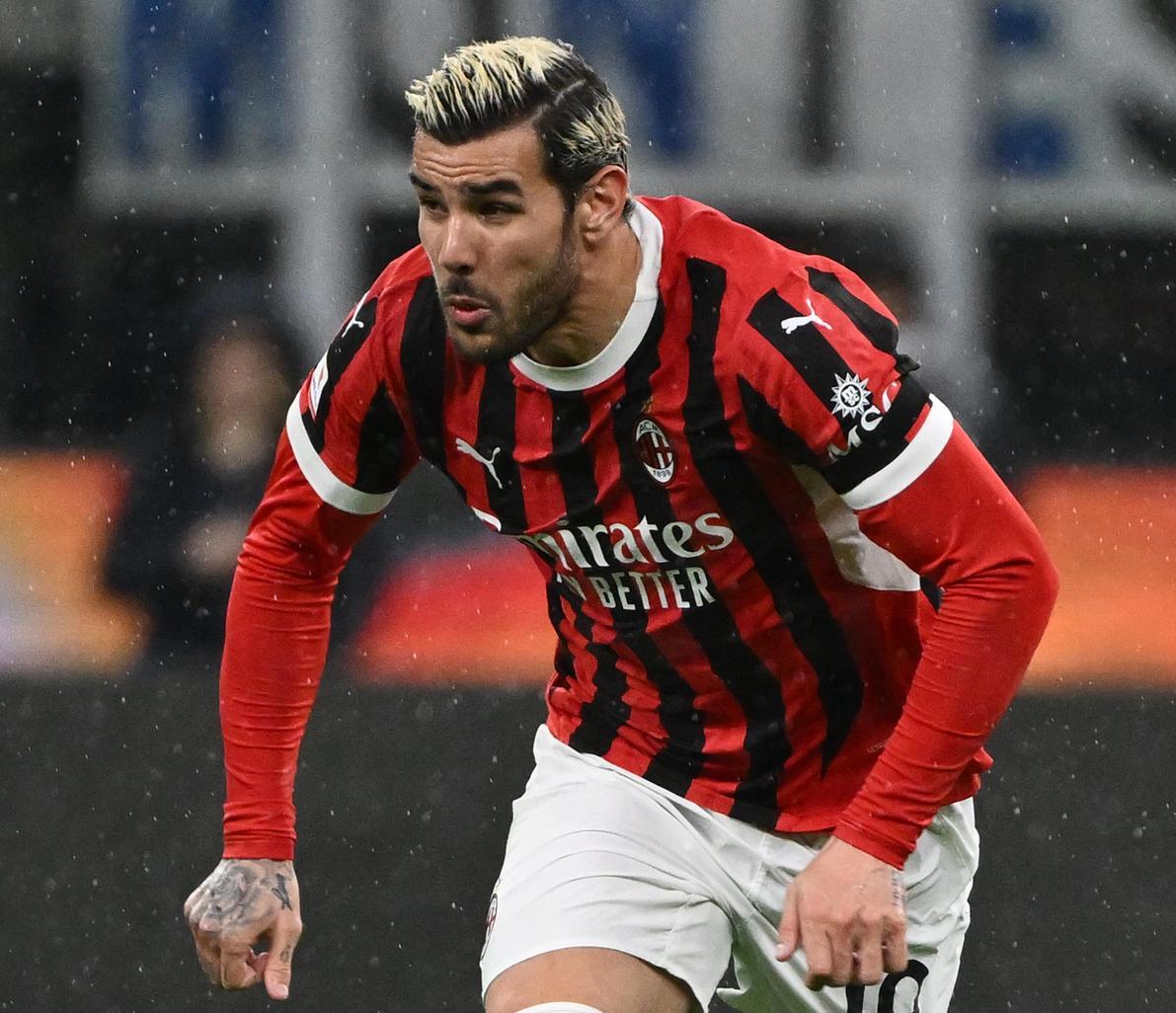 Milan, Theo ai saluti: va all’Al Hilal. Zinchenko in pole, idea De Cuyper Milan, Theo ai saluti: va all’Al Hilal. Zinchenko in pole, idea De Cuyper