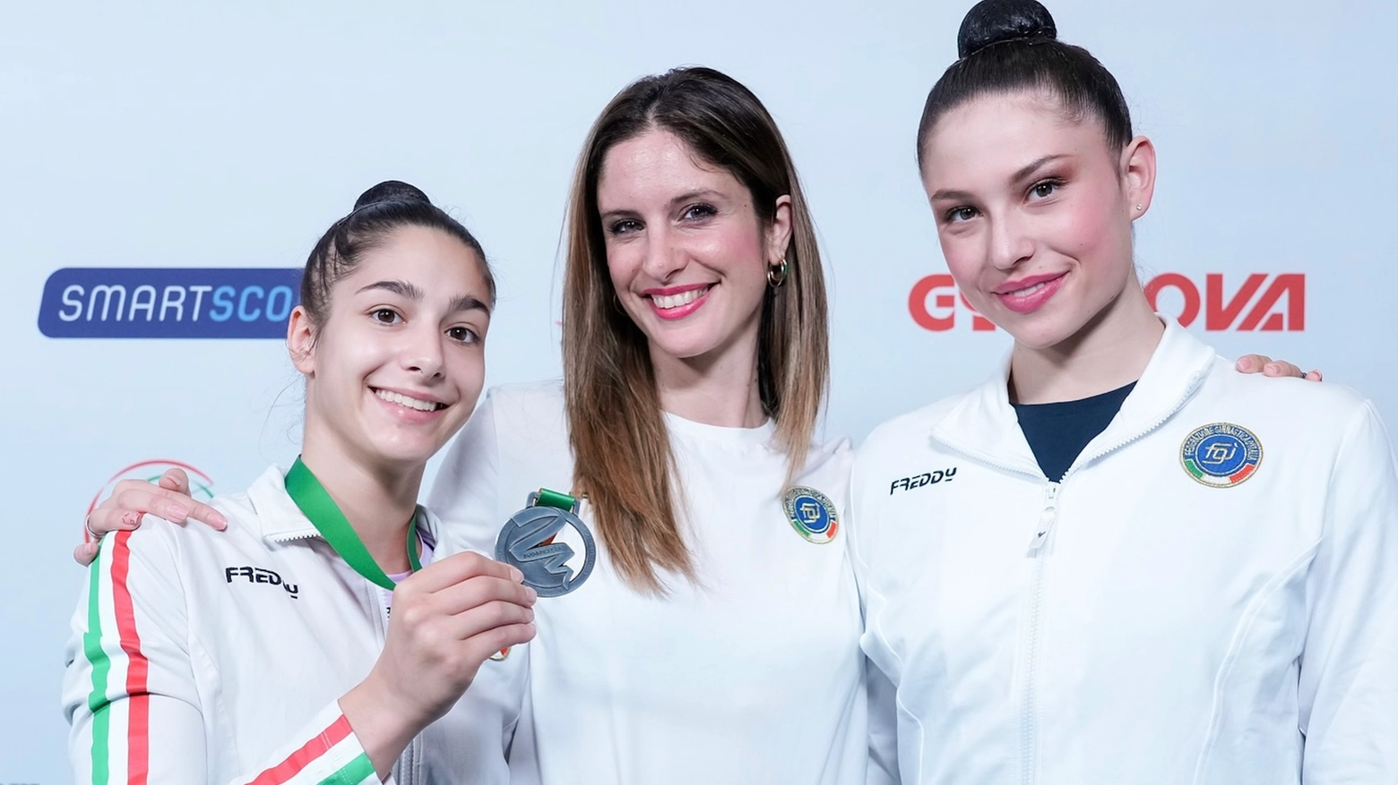 Milena Baldassarri con Sofia Raffaeli e l'allenatrice Claudia Mancinelli