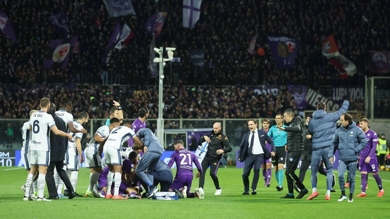 Interrotta Fiorentina-Inter al 17’ per il malore del giocatore viola. Lacrime in campo e sugli spalti