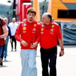 Vasseur cala i due assi: “Hamilton sa già cosa fare. Leclerc vuole vincere”