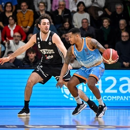 La Virtus cede a Sassari 76-68: troppe assenze