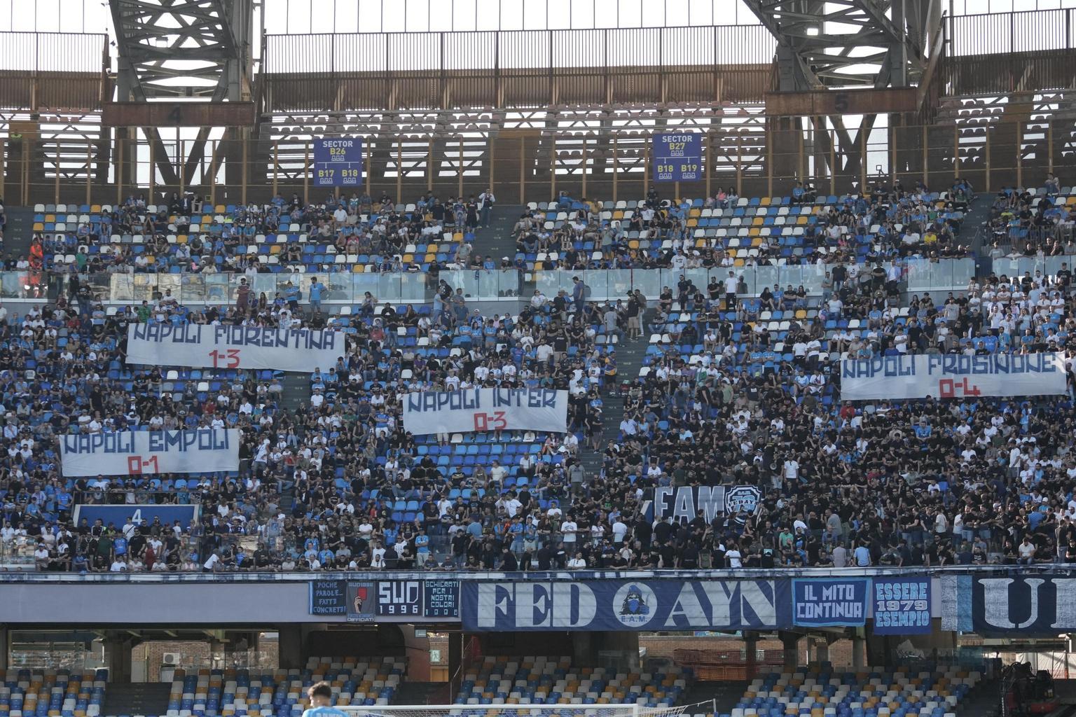 Striscioni E Cori Contro Il Napoli Da Curve Del Maradona - Quotidiano ...