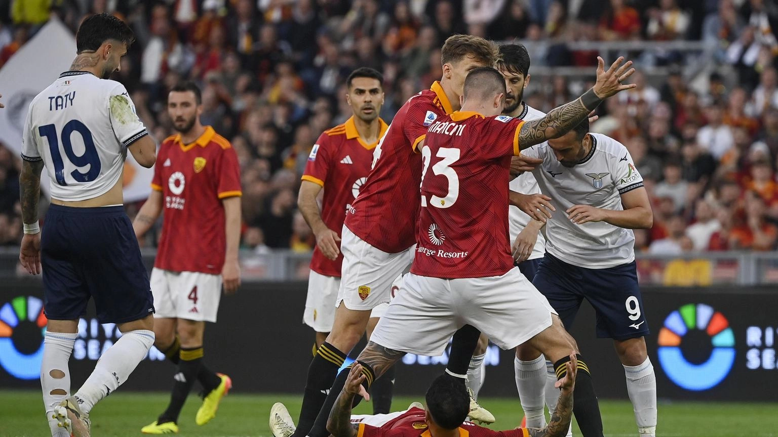 1-0 alla Lazio, la Roma vince il derby