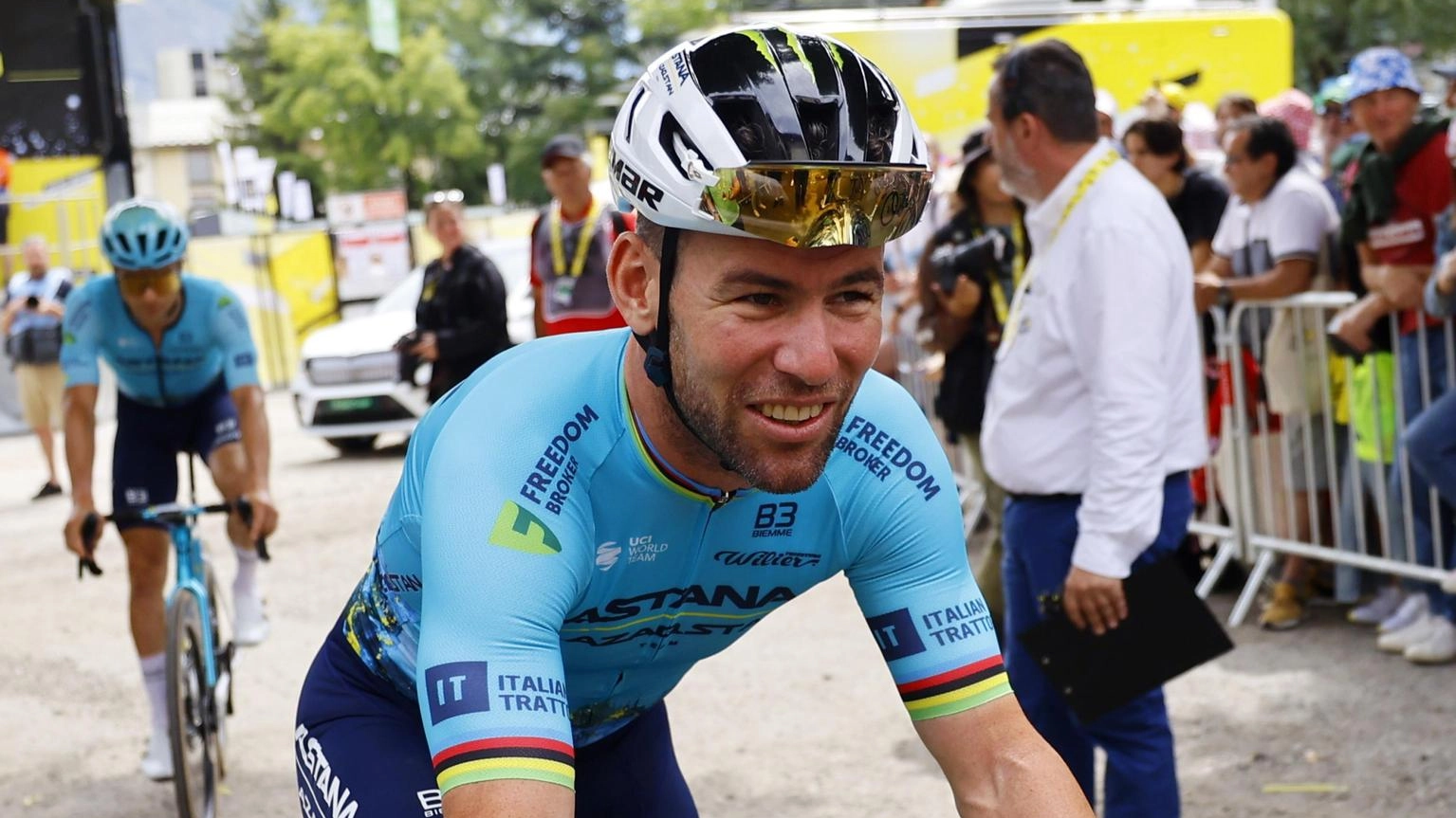 Tour: Cavendish vince la tappa, batte il record di Merckx