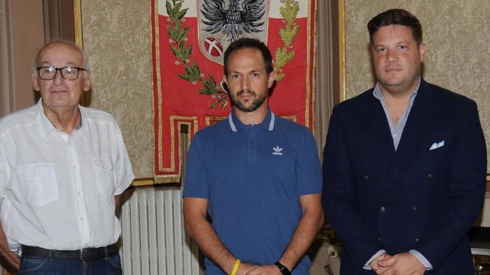 Il prossimo weekend si terrà il torneo internazionale di hockey ‘European veterans tournament Mihwa’ a Forlì, con selezioni nazionali over 38 e festeggiamenti per il ritorno della squadra locale in serie A. Il prossimo weekend si terrà il torneo internazionale di hockey ‘European veterans tournament Mihwa’ a Forlì, con selezioni nazionali over 38 e festeggiamenti per il ritorno della squadra locale in serie A.