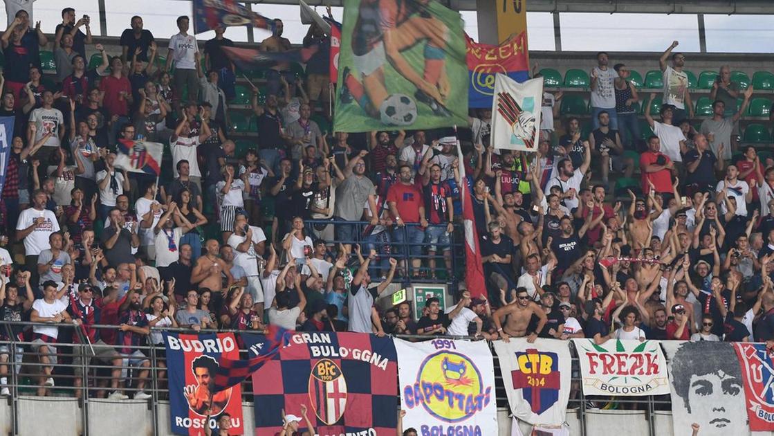 https://sport.quotidiano.net/image-service/view/acePublic/alias/contentid/MjZmNzg5ZmMtMzYyNi00/0/promozioni-salvezze-sinisa-tutto-a-verona-domenica-in-tremila-per-spingere-il-bologna.jpeg?f=16:9&w=1200&h=630