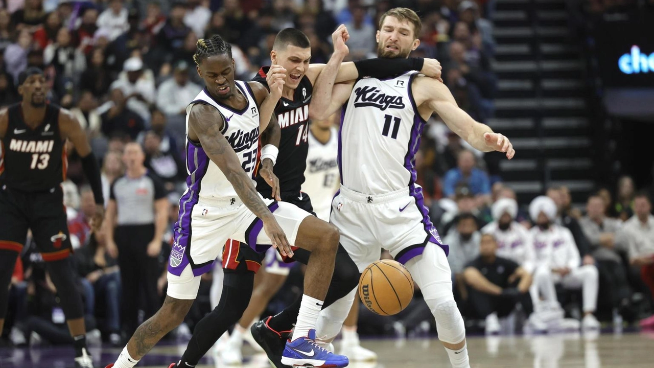 I Dallas Mavericks perdono contro i Memphis Grizzlies a causa degli infortuni di Luka Doncic e Kyrie Irving. Jaren Jackson Jr. brilla per Memphis.