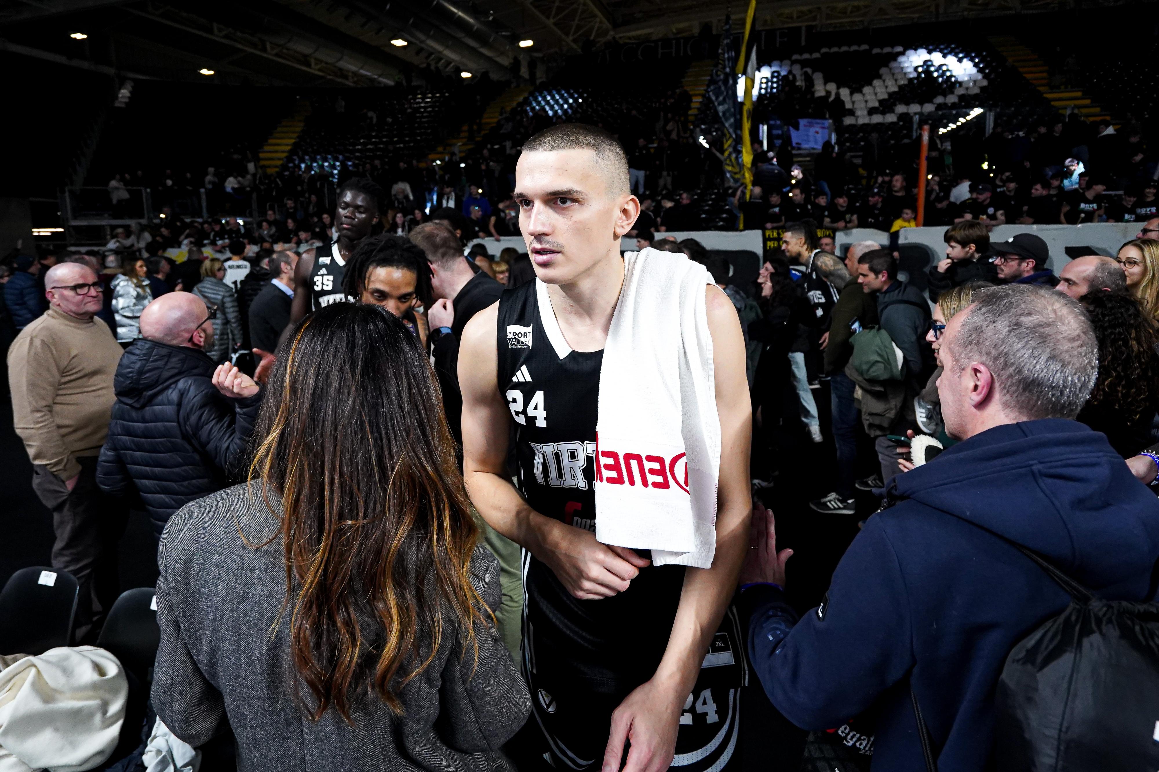 Virtus Bologna perde pezzi, Grazulis al Badalona Virtus Bologna perde pezzi, Grazulis al Badalona
