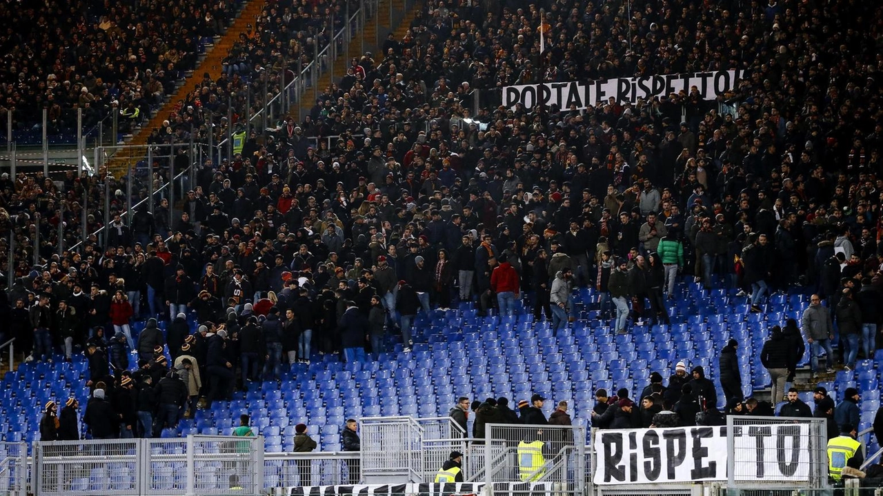 Contro Udinese tifosi fuori dallo stadio per i primi 30 minuti