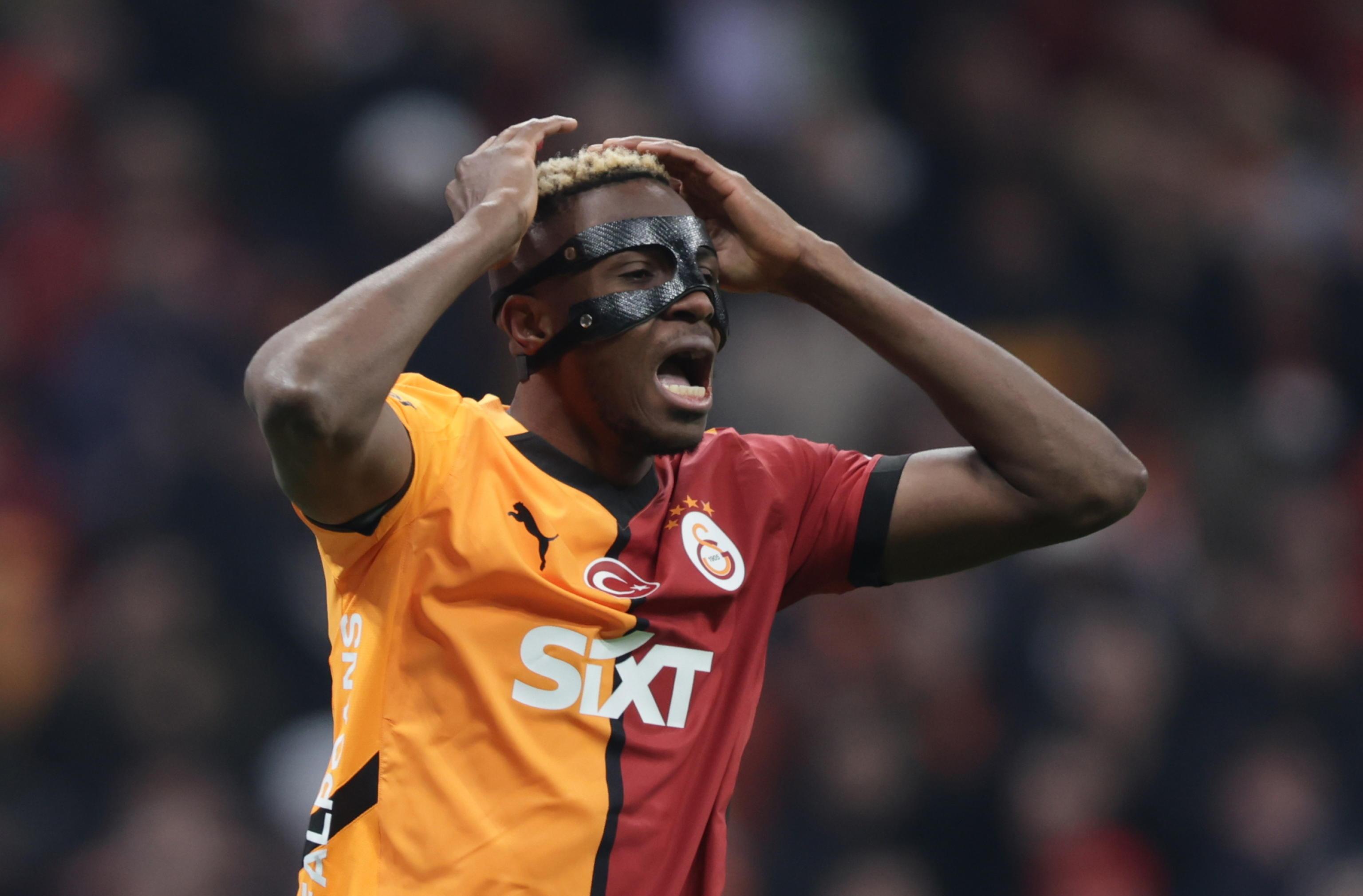 https://sport.quotidiano.net/image-service/view/acePublic/alias/contentid/MmExNzg2NTAtMjhiYS00/0/victor-osimhen-ansa.jpeg