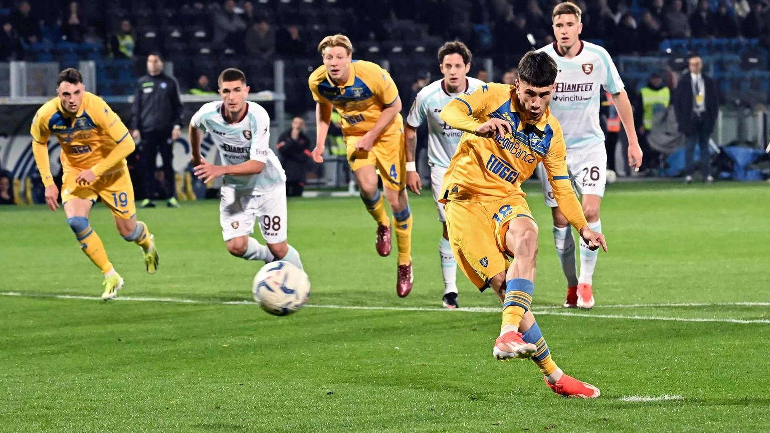 Frosinone-Salernitana 3-0, i campani retrocedono in Serie B