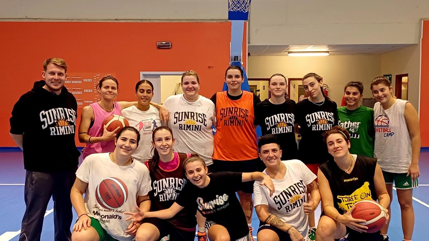 La Sunrise sbarca nella pallacanestro ’rosa’ con la squadra femminile