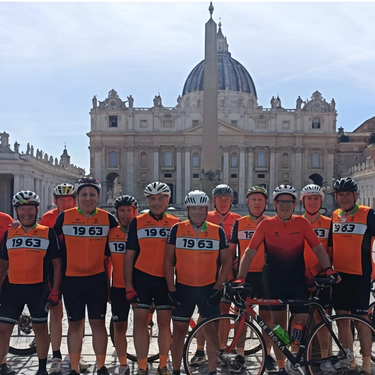 Ciclismo amatori. Il Gruppo Sportivo Medese dal Papa in sei tappe