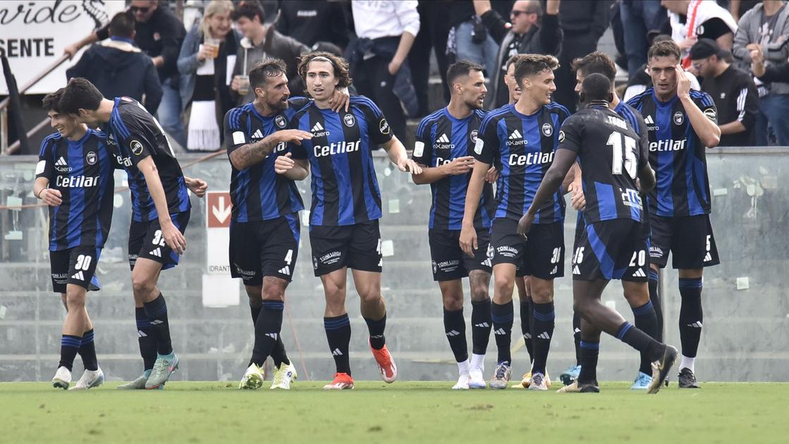 Pisa Cesena 3 1: la capolista domina all