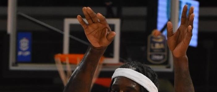 Le pagelle. Faried intimidisce gli avversari, Faye domina