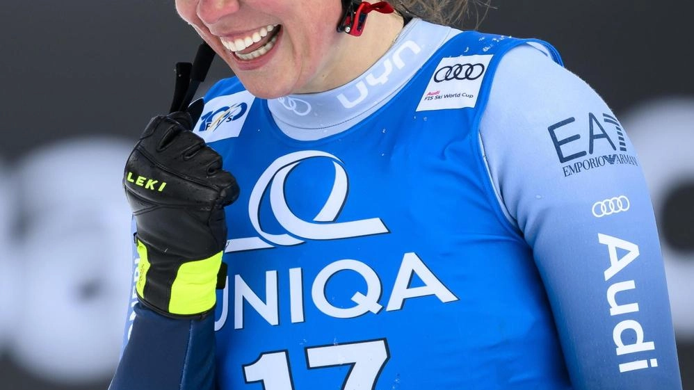 La sciatrice Nicole Delago conquista il quinto podio in carriera nella discesa di Saalbach, terza in Austria. Cornelia Hutter vince, Lara Gut-Behrami la Coppa di specialità. Federica Brignone chiude con un record di punti. Domani la discesa libera maschile.