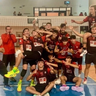 Tornei ad Arezzo e Castiglion Fiorentino. Invicta, doppio successo. I ragazzi vincono il "Mecenate» e le ragazze il quadrangolare