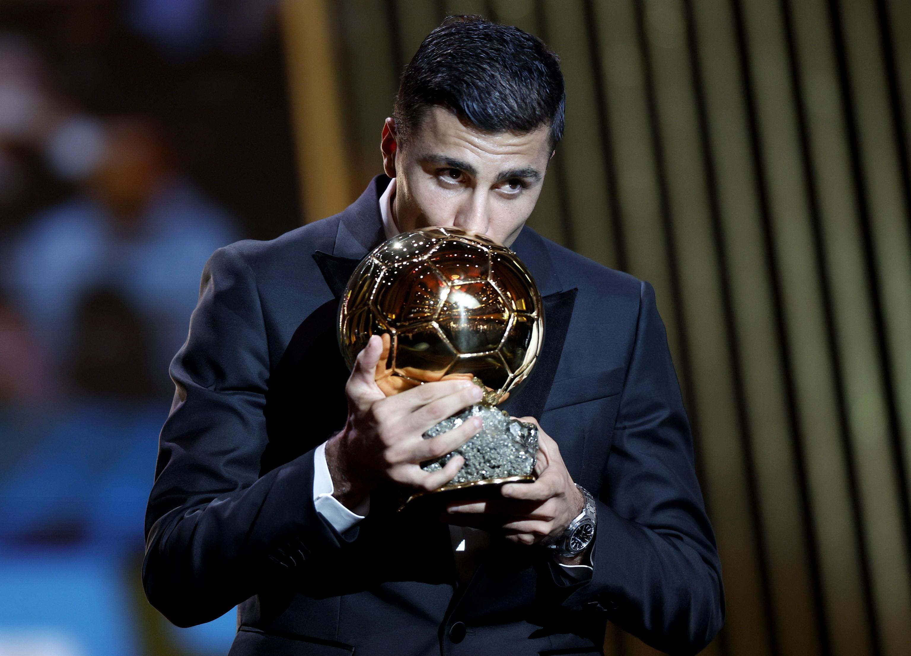 A Rodri il Pallone d’Oro dei veleni. Beffa Vinicius, il Real diserta il gala