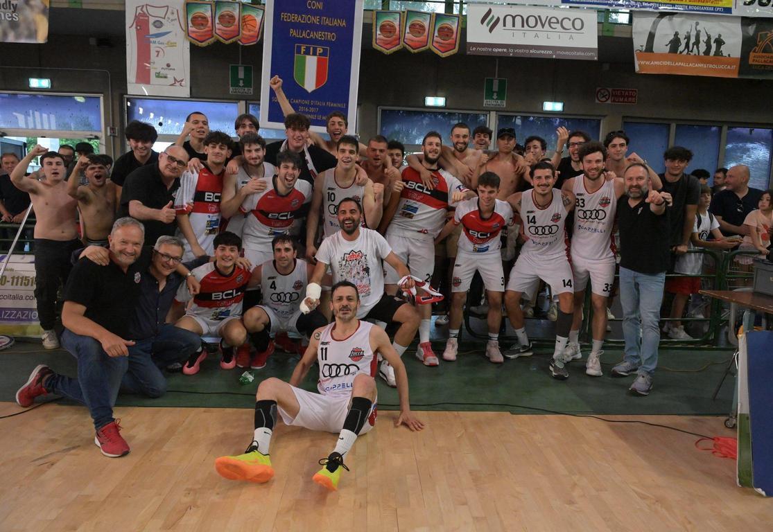 https://sport.quotidiano.net/image-service/view/acePublic/alias/contentid/MzE2M2ZiOTUtNGQxMi00/0/basket-b-maschile-bcl-trionfa-e-va-in-finale.jpeg