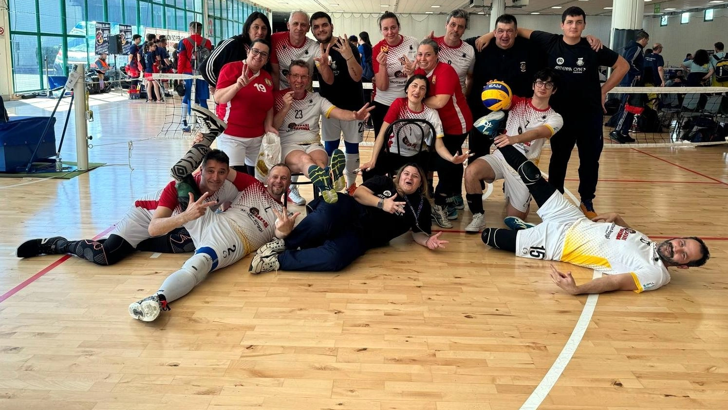 La Pianoterra Pietro Pezzi Ravenna conquista il bronzo alle finali nazionali del campionato promozionale italiano di sitting volley Rotary Cup 2024 a Cesena, confermandosi tra le migliori squadre d’Italia.