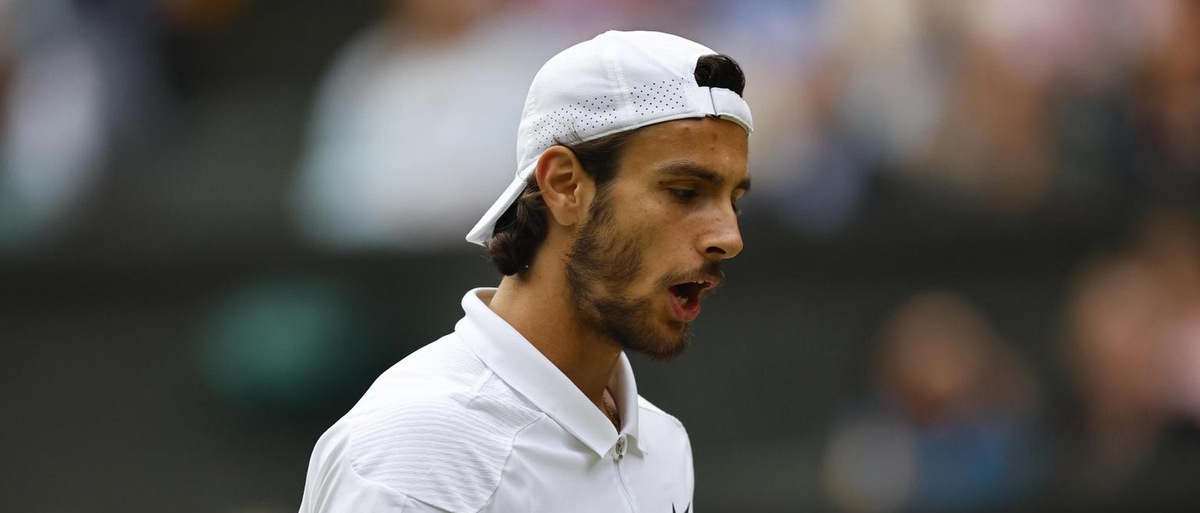 Lorenzo Musetti avanza ai quarti di finale del Bank of China Hong Kong Tennis Open