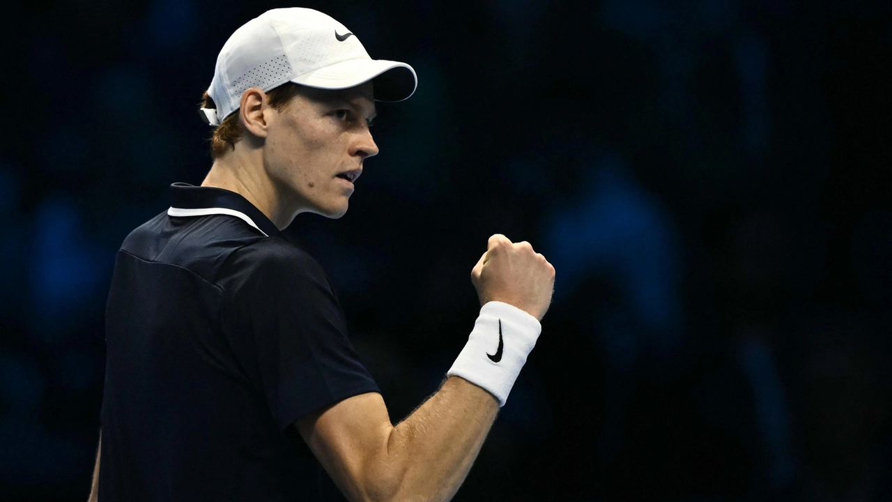 Il set vinto da De Minaur su Fritz assicura all’azzurro la qualificazione. Stasera il match contro Medvedev: in ballo il primo posto nella classifica del girone