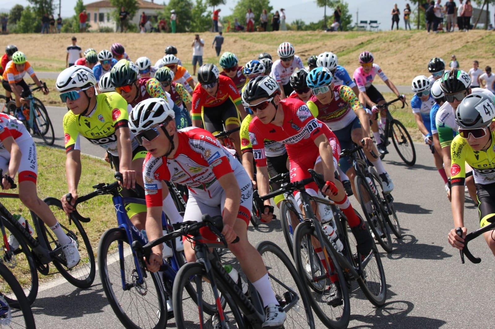 Ciclismo: i calendari 2025 delle gare esordienti e allievi in Toscana