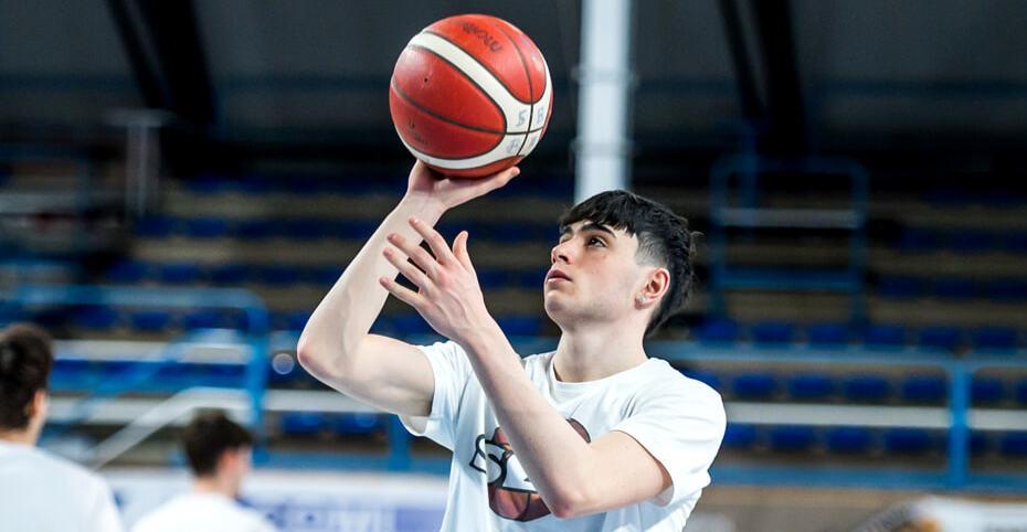 https://sport.quotidiano.net/image-service/view/acePublic/alias/contentid/MzM3OTc1N2YtNzlmNS00/0/la-sba-prende-cazzanti-un-talento-per-lesterno.jpeg