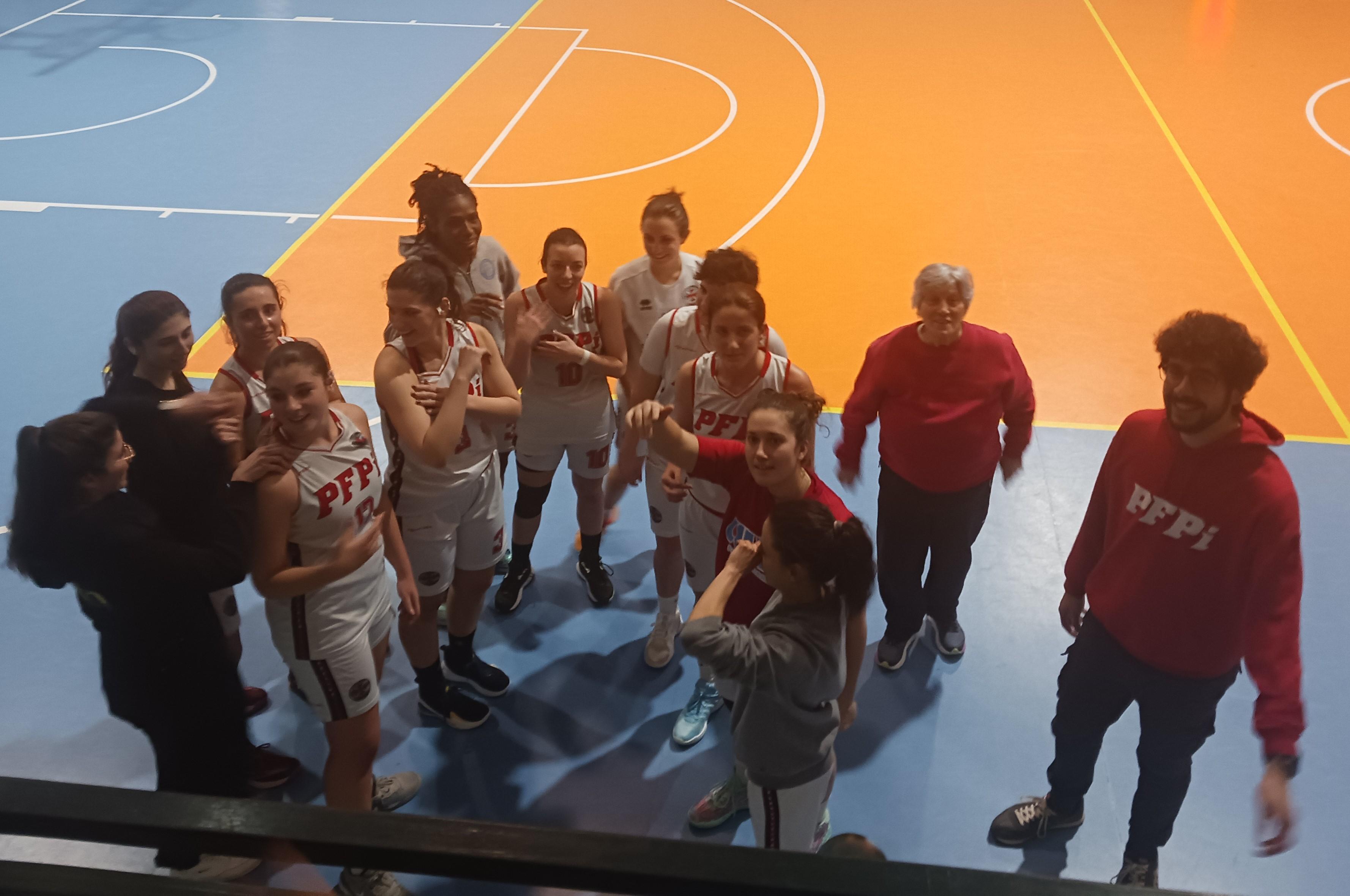 Basket, in serie C impresa della Pallacanestro Femminile Pisa in casa con Capannori