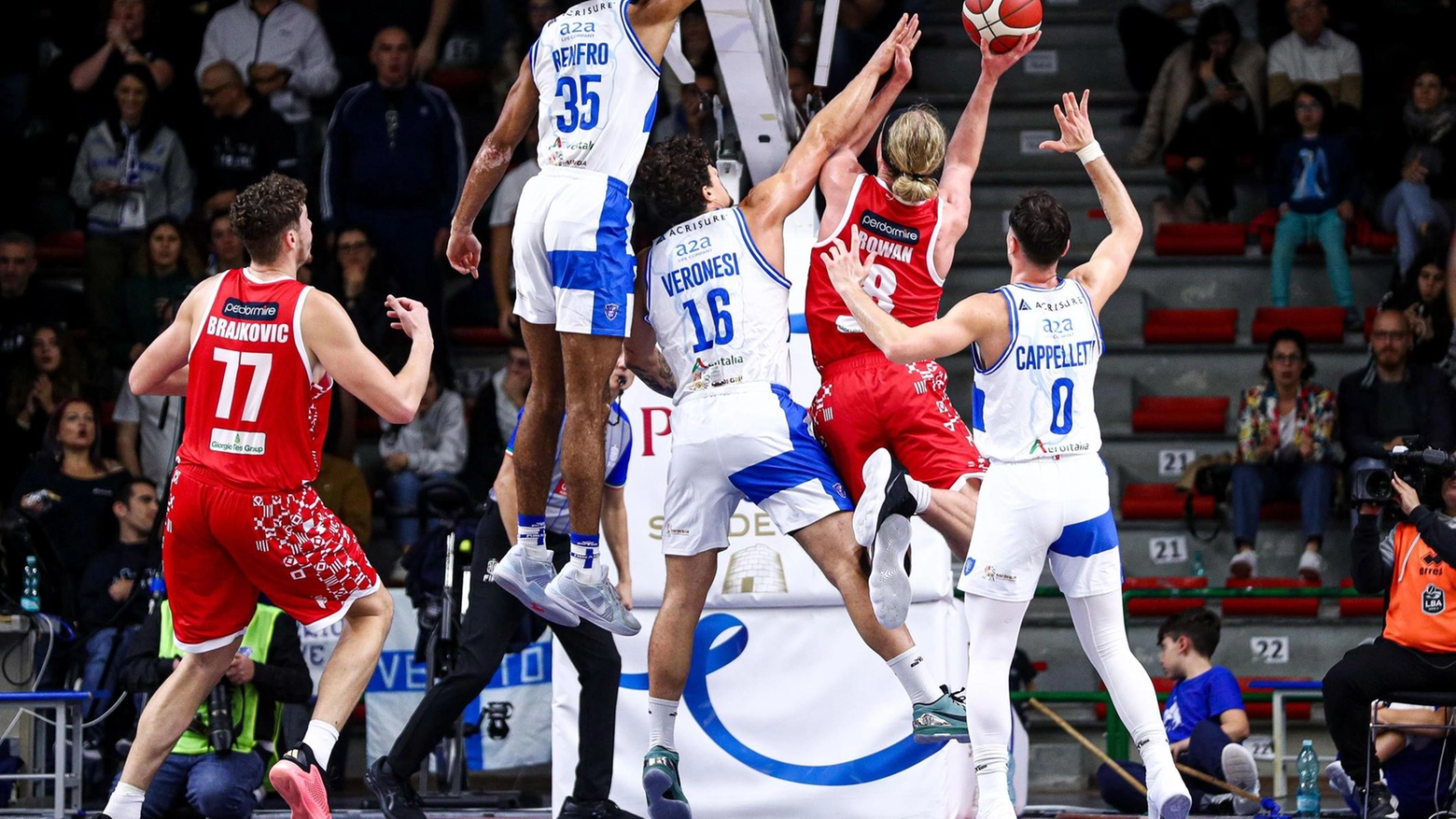 L’Estra Pistoia si butta via a Sassari. Prima amara per coach Markovski