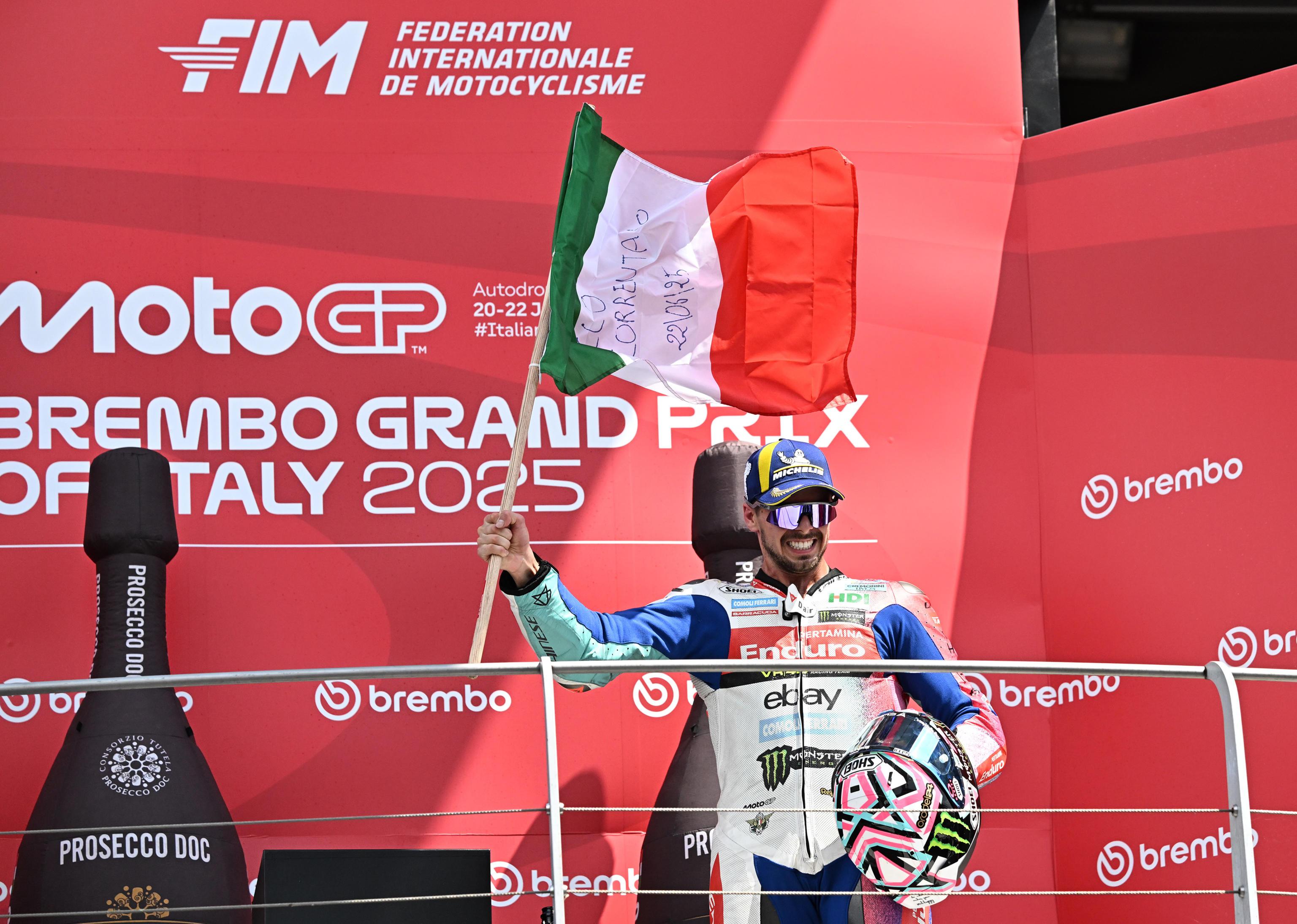 MotoGp, Di Giannantonio fa contento Cesare Cremonini: “Il podio un sogno” MotoGp, Di Giannantonio fa contento Cesare Cremonini: “Il podio un sogno”