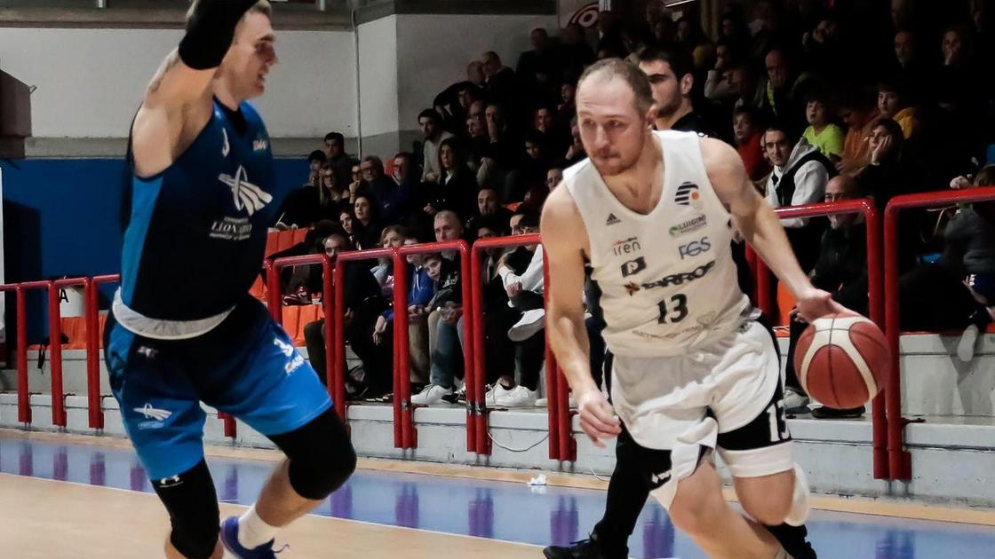 Basket SERIE B INTERREGIONALE. Due partenze e due nuovi arrivi in casa Tarros. Steffanini e Manto pronti a scendere in campo