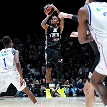 Basket Eurolega, Virtus ko all’esordio: vince l’Efes