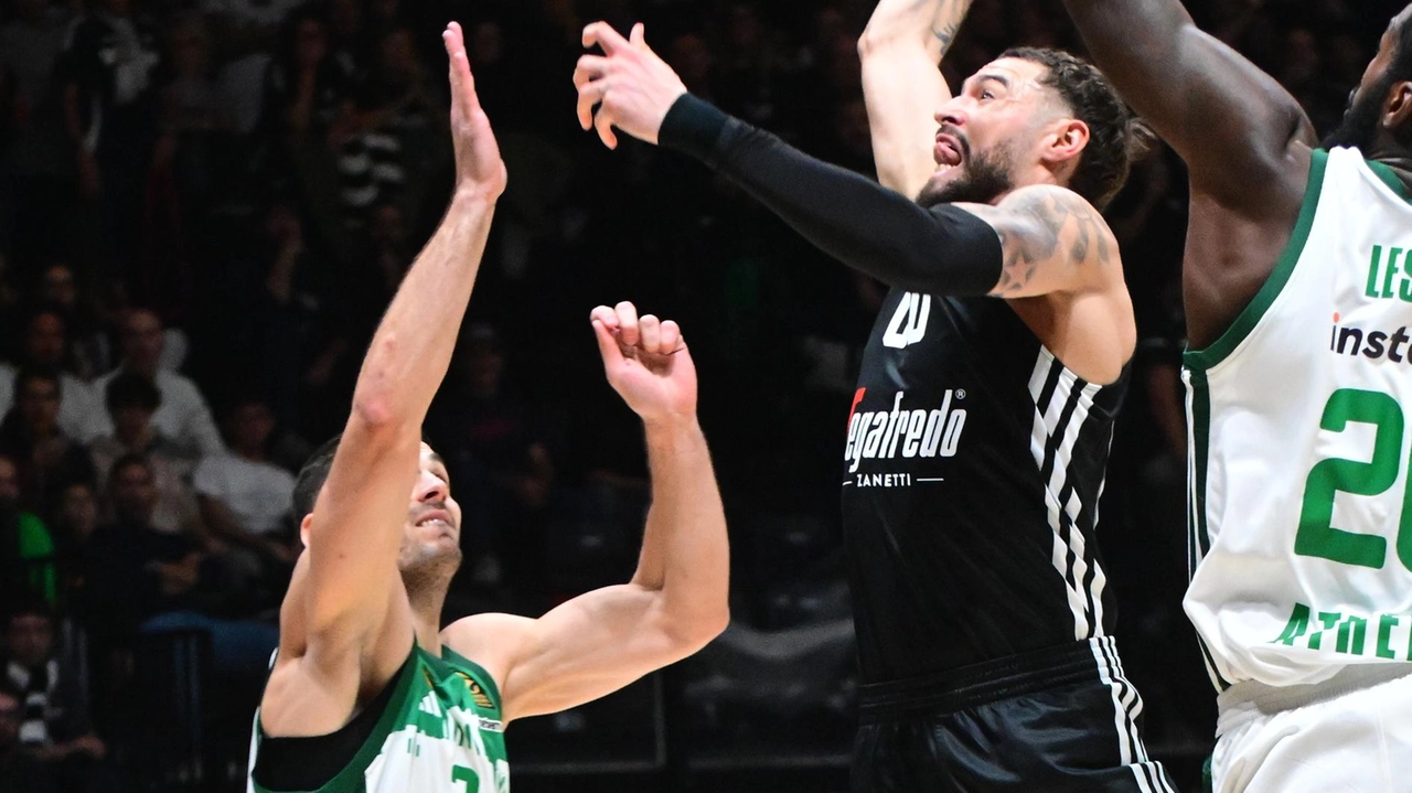 Dopo quello di Madrid, arriva pure il ko con i campioni del Panathinaikos anche se solo negli ultimi secondi: speranze play-in ormai svanite .