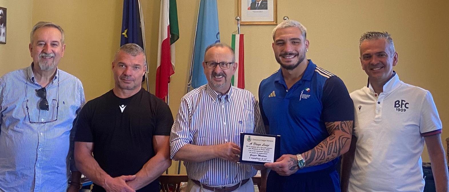 boxe il comune di gaggio montano dove diego risiede l8217ha celebrato con una targa per i risultati conseguiti lenzi 232 l8217orgoglio della nostra comunit224