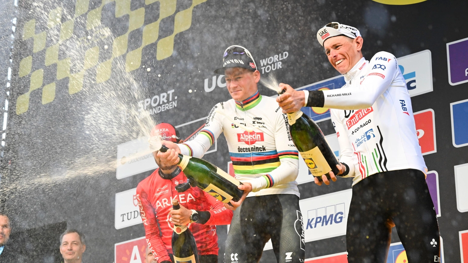 Il podio del Giro delle Fiandre 2024