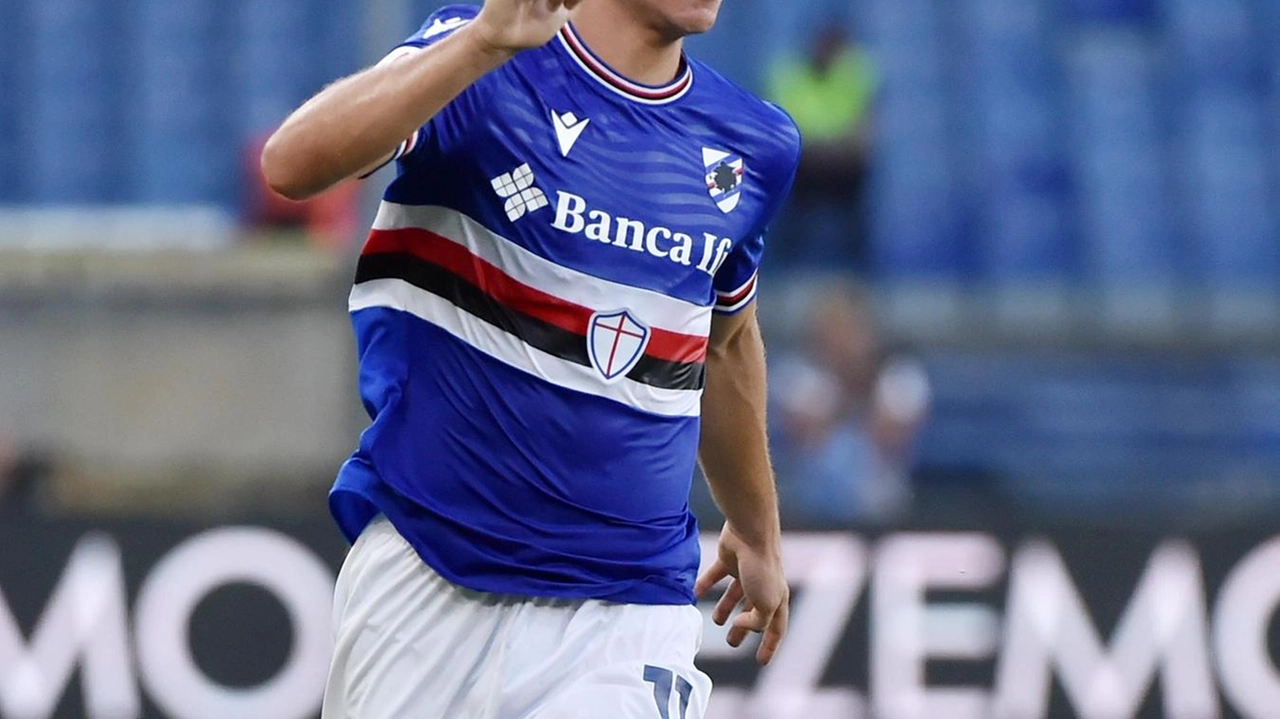 Estanis Pedrola con la maglia della Sampdoria Estanis Pedrola con la maglia della Sampdoria