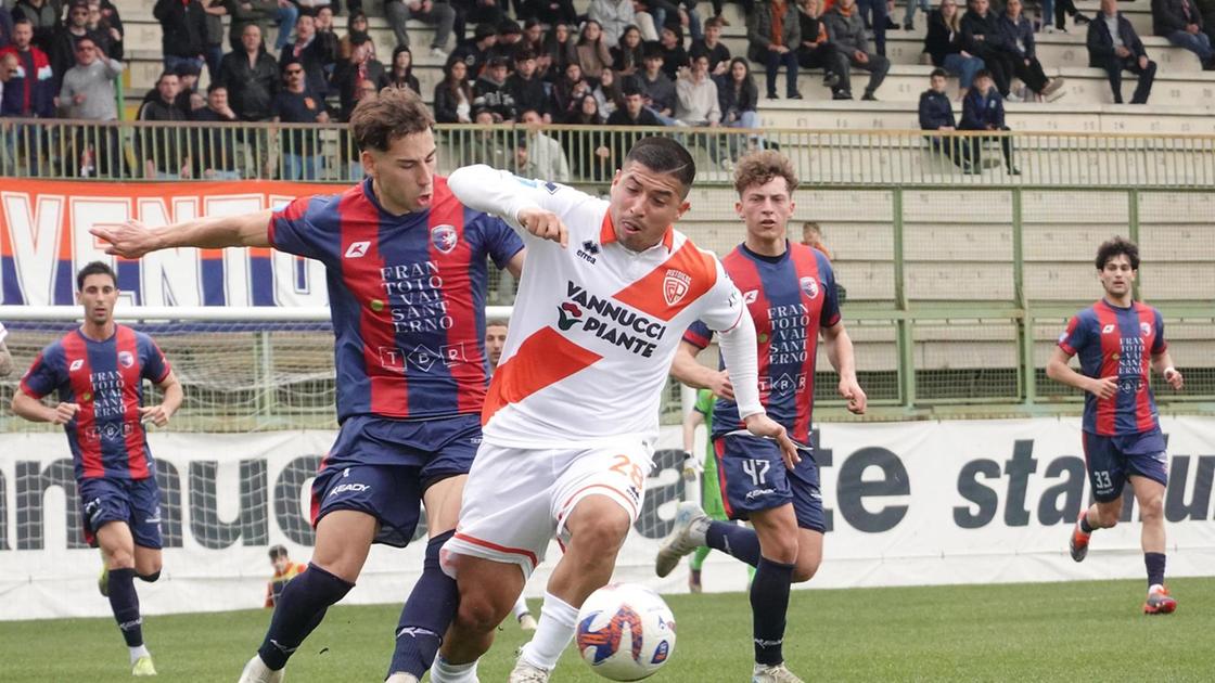 Alla Pistoiese basta un gol: secondo ko di fila per i rossoblù. L’ex Simeri castiga l’Imolese. Si allontana il sogno playoff