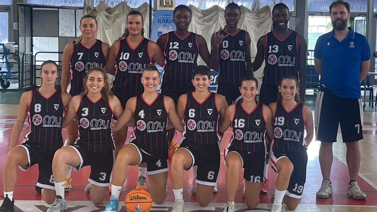 Posizione di centro classifica per la Medicina Unica Number 8 di Massa, la squadra femminile di basket che milita nel...