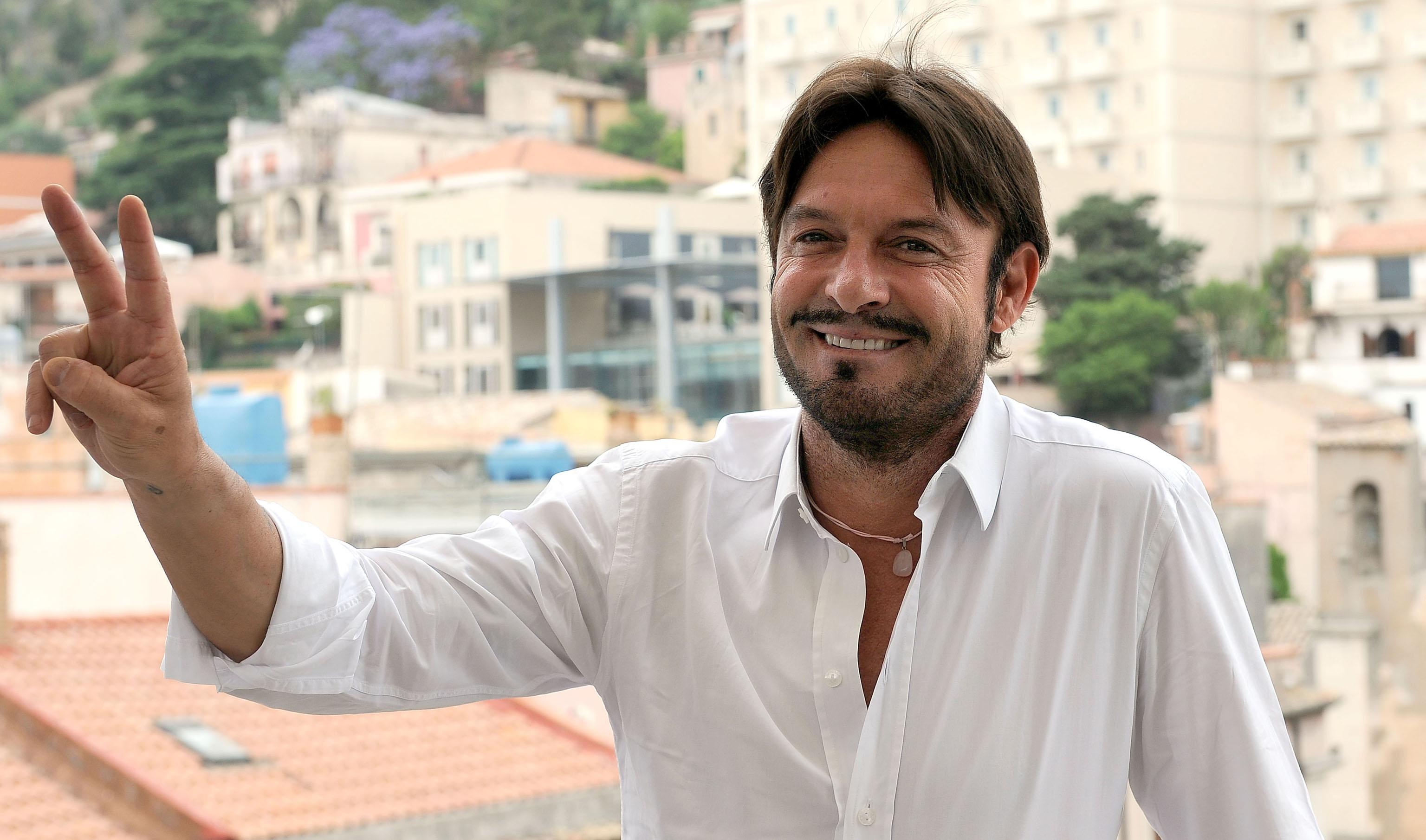 Totò Schillaci migliora, la famiglia: “Sta lottando per riprendersi prima possibile”