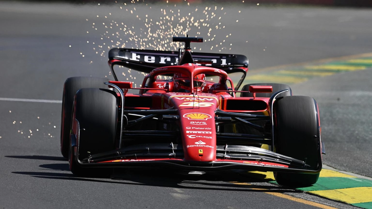 Australia, Leclerc guida la terza sessione di libere