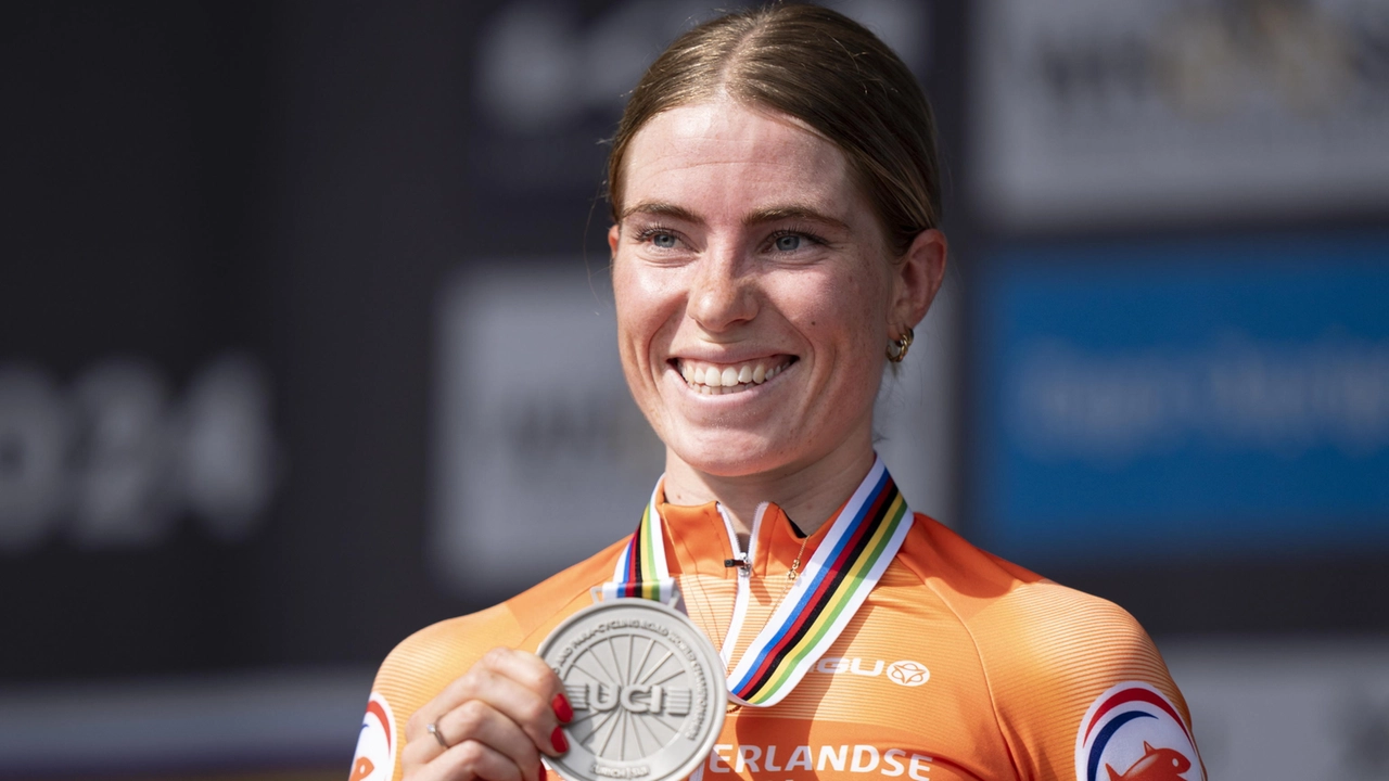 L'olandese divorzia dal Team SD Worx dopo le turbolenze estive. Intanto prende forma il Tour de France Femmes 2025, che sarà più lungo: ben 9 tappe