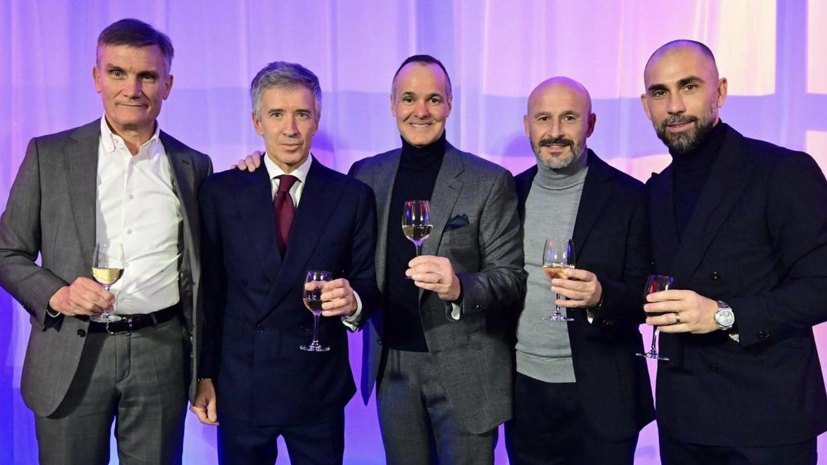 Joey Saputo festeggia un decennio alla guida del Bologna, portando il club dalla Serie B alla Champions League.