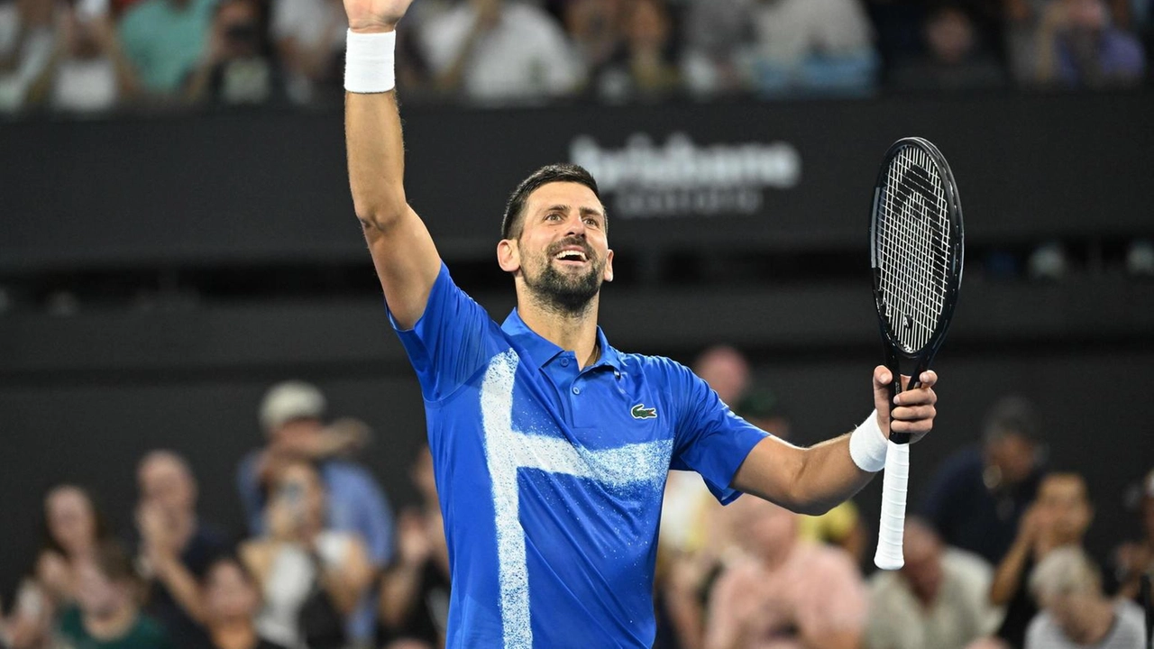 Novak Djokovic batte Gael Monfils con un doppio 6-3 al Brisbane International e accede ai quarti contro Reilly Opelka.