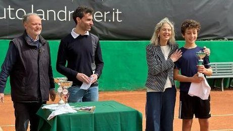 E’ Enzo Dias Pessoa del Ct Siena la sorpresa della terza prova del Super Slam di tennis riservato alle categorie...