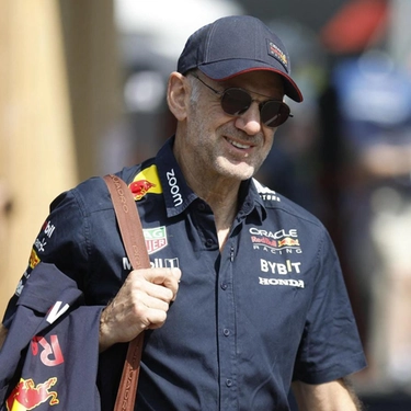 Adrian Newey risponde ad Hamilton: “Io in Ferrari? Per ora mi fermo”