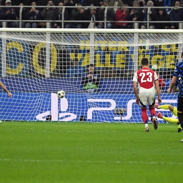 Champions: l'Inter soffre ma dal dischetto batte l'Arsenal